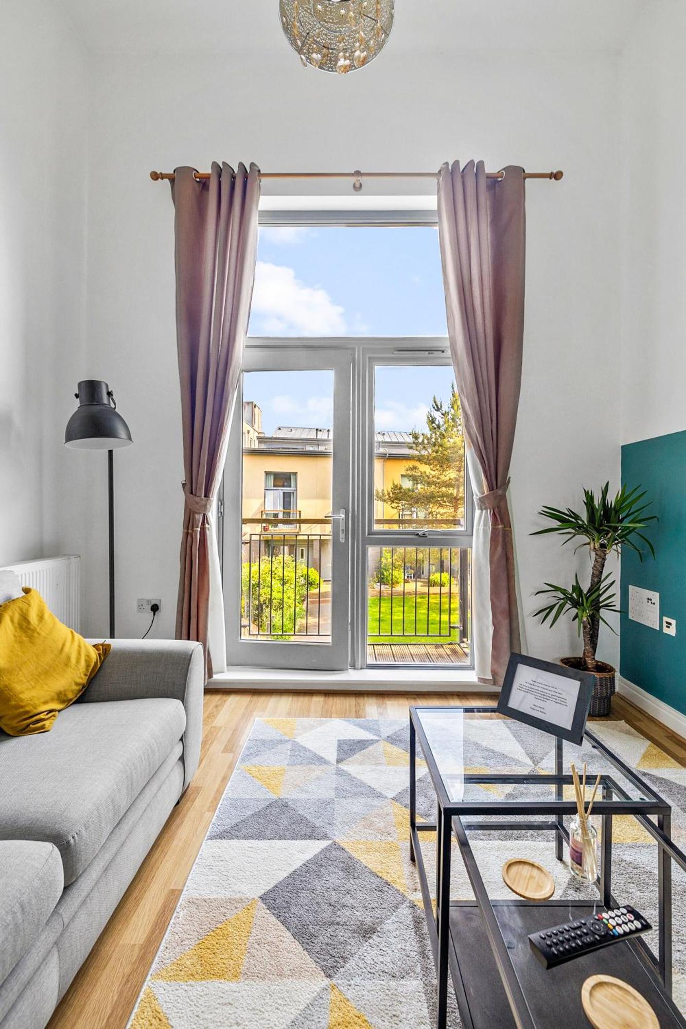 Spacious House By Quay - Sleeps 7 - Free Parking 플리머스 외부 사진