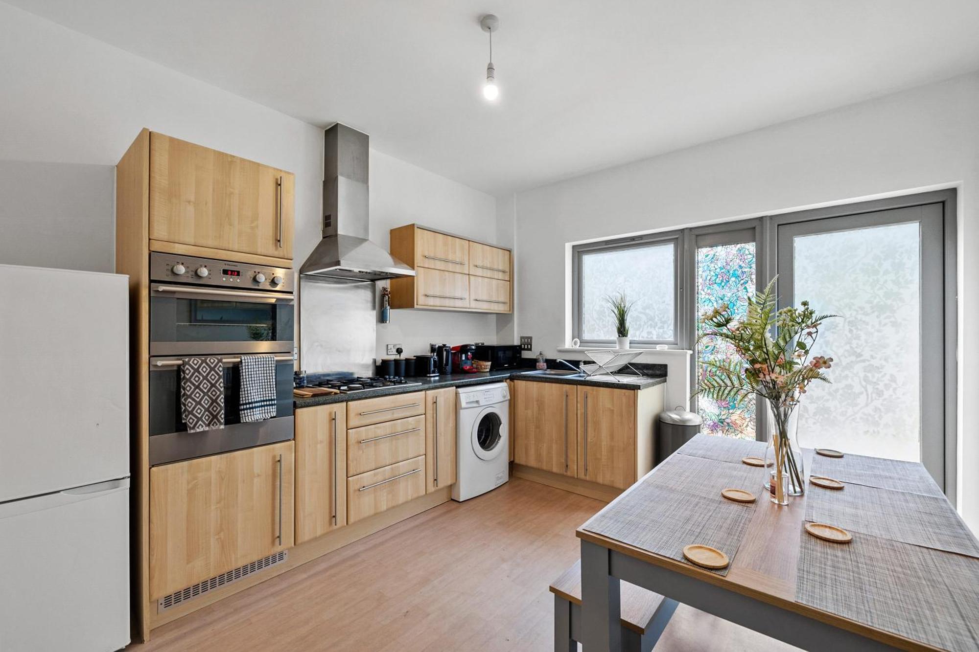 Spacious House By Quay - Sleeps 7 - Free Parking 플리머스 외부 사진